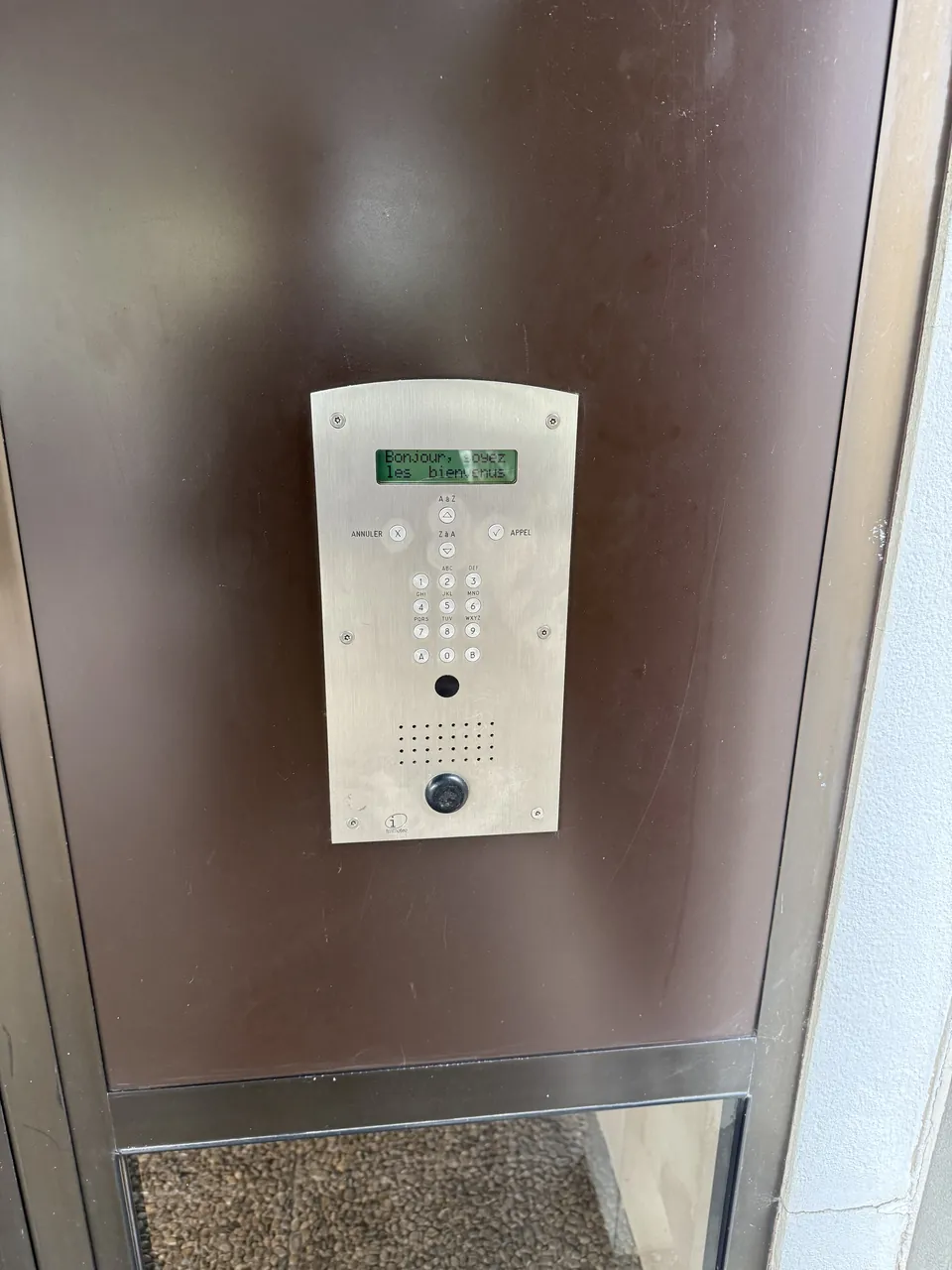 L'interphone de la résidence