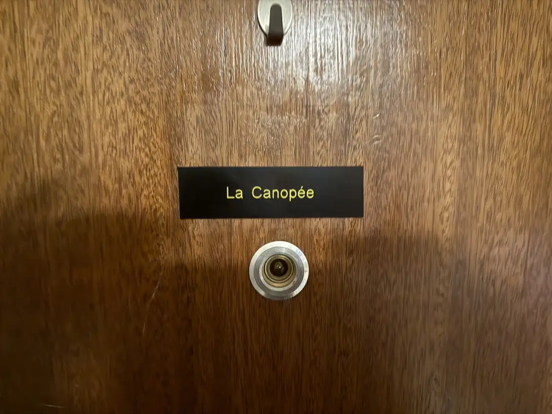 La porte de l'appartement